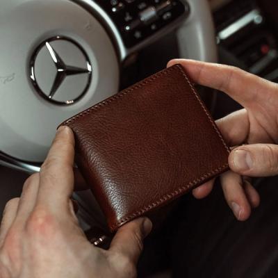 4 Expert Tips On How To Choose The Right Men’s Wallet